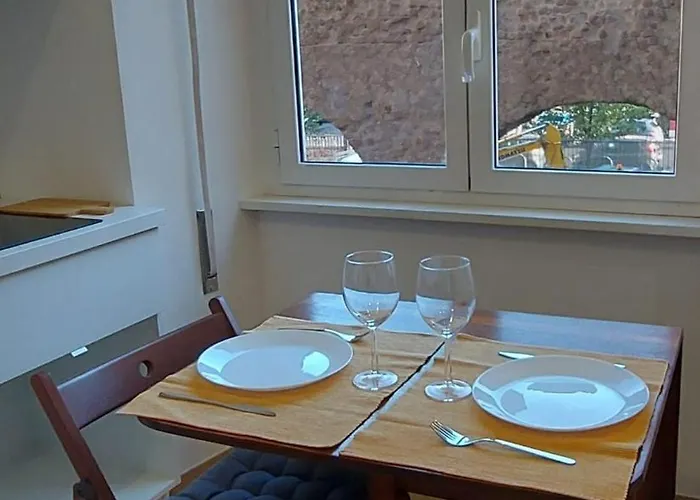 Apartment Porticus Rom